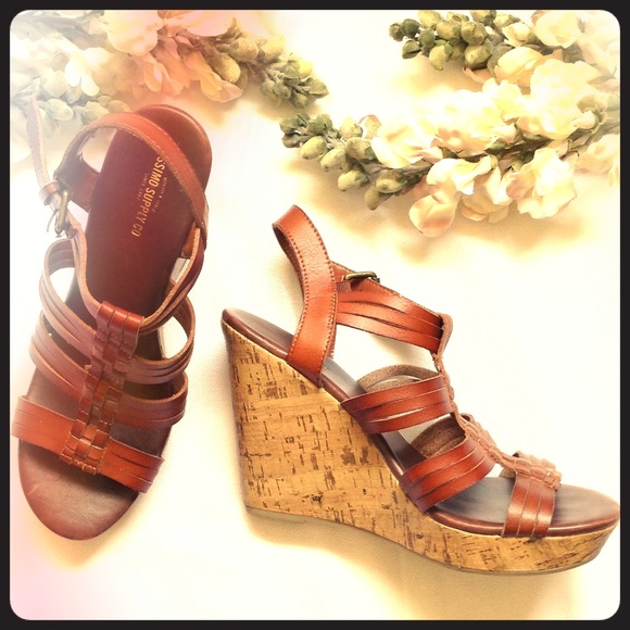 Mossimo Supply Co. Shoes - Mossimo sz 10, brown & buckle straps.